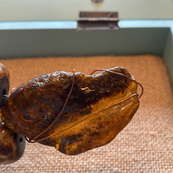 Vintage wood and amber beaded and wired pendant necklace - Picture 6 of 7